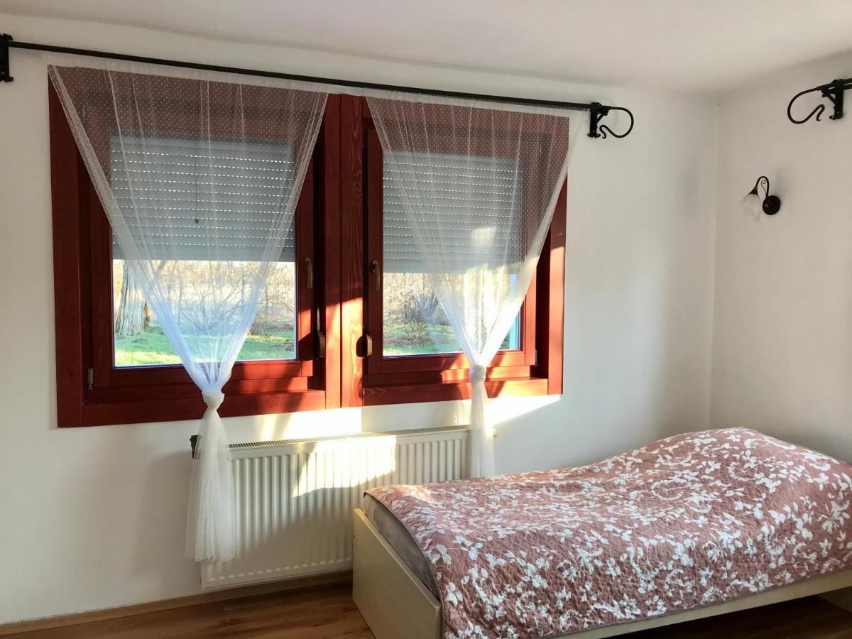 Viharsarki Apartman Gyula Εξωτερικό φωτογραφία