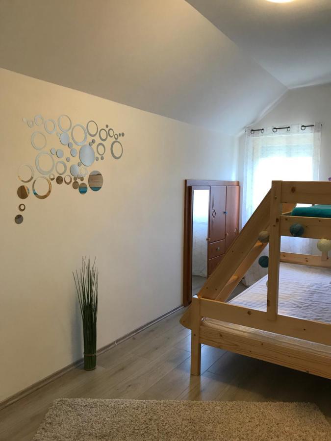 Viharsarki Apartman Gyula Εξωτερικό φωτογραφία