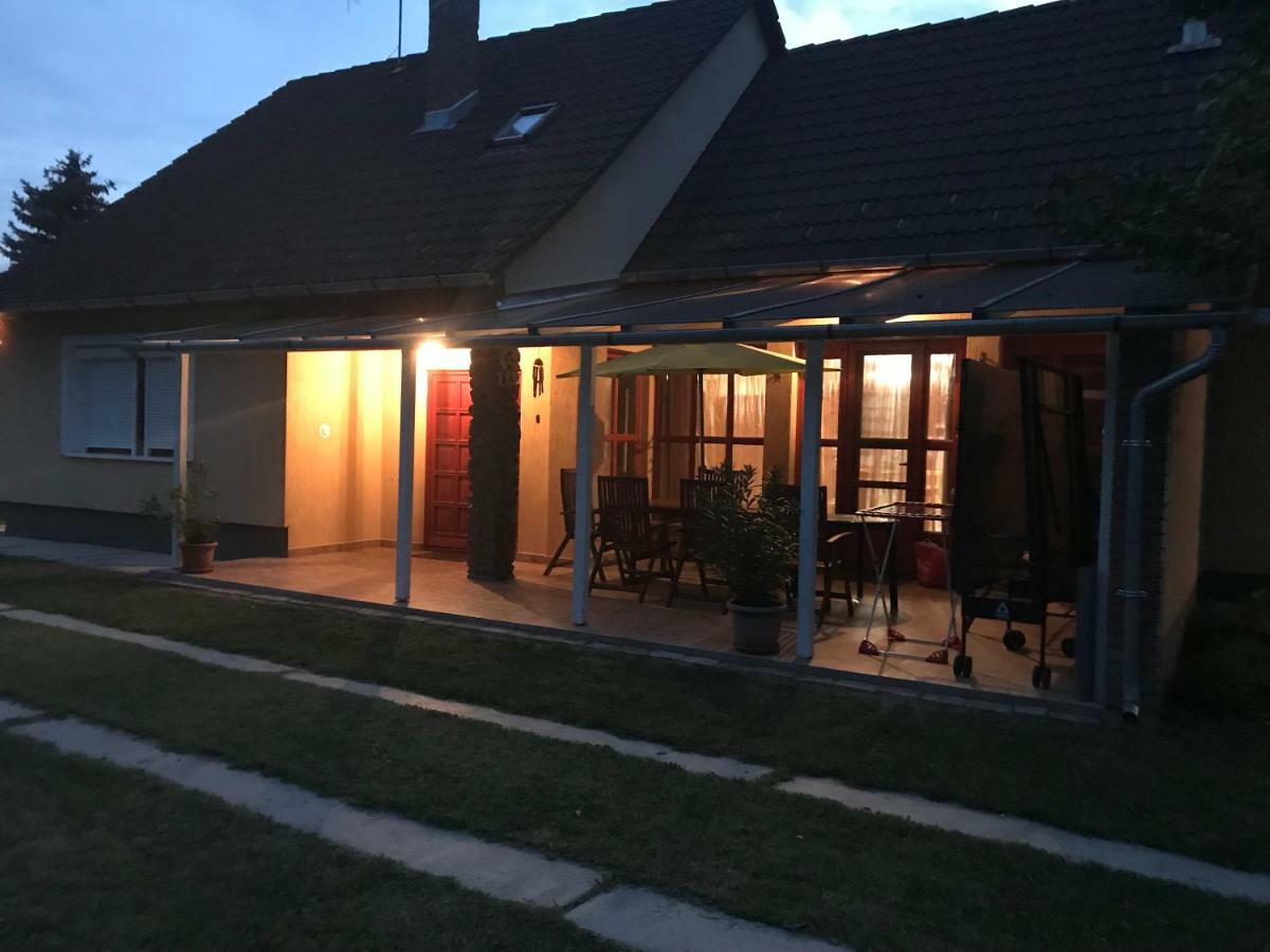 Viharsarki Apartman Gyula Εξωτερικό φωτογραφία